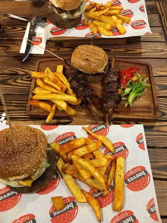 Beeves Burger'nin yemek ve ambiyans fotoğrafları 34