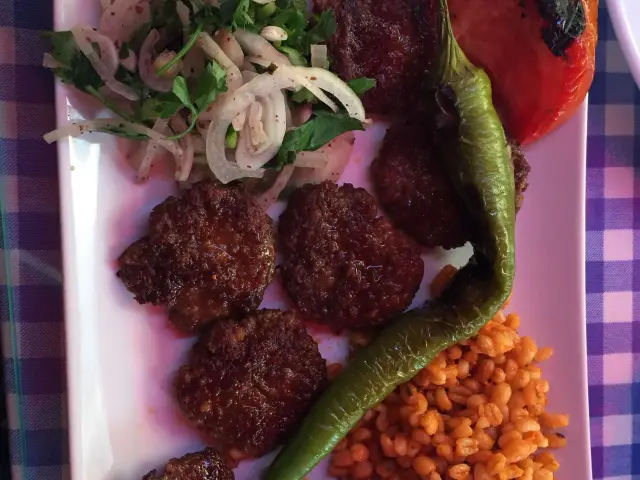 Meshur Köfteci Sebo Usta'nin Yeri'nin yemek ve ambiyans fotoğrafları 3