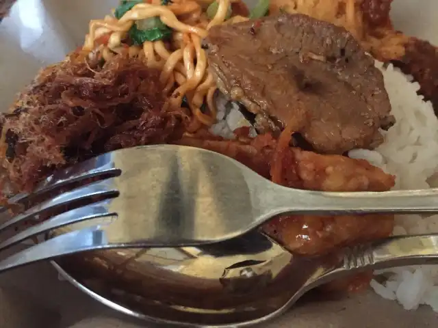 Gambar Makanan Warung Nasi Men Lotri 3