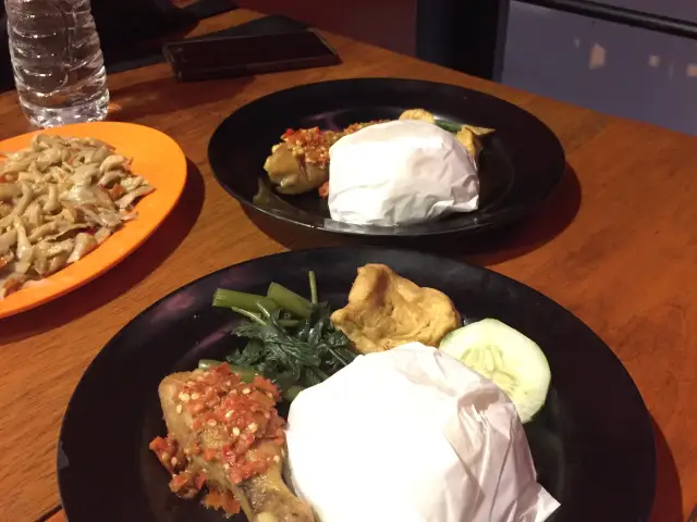 Gambar Makanan Ayam Goreng Nelongso 5