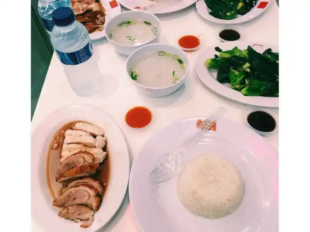 Gambar Makanan Singapore Hainanese Chicken Rice 3