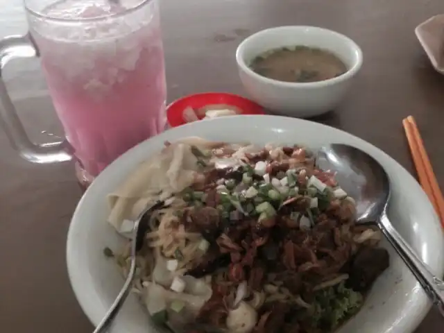 Gambar Makanan Mie Pangsit Gajah Mada 15