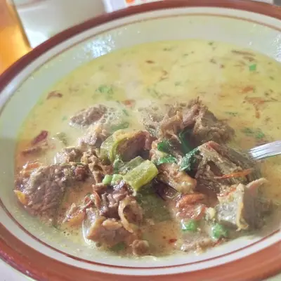 Soto Kuning dan Bening Pa Dayat