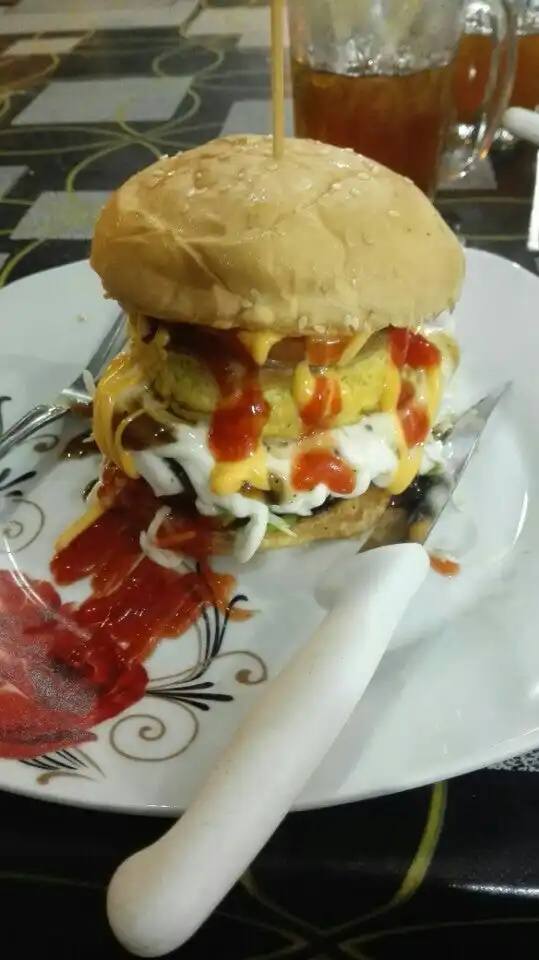 Burger Maggi Kg. Sireh Food Photo 2
