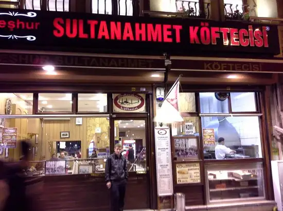 Meşhur Sultanahmet Köftecisi'nin yemek ve ambiyans fotoğrafları 3