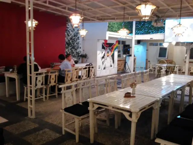 Gambar Makanan Little White Cafe 8