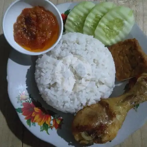 Gambar Makanan Nasi Balap Khas Lombok Pak Ipung, Mlati 5