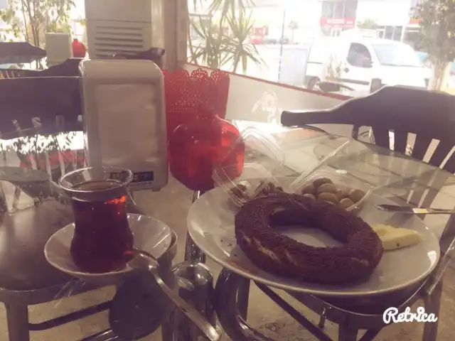 Lara Unlu Mamülleri'nin yemek ve ambiyans fotoğrafları 14