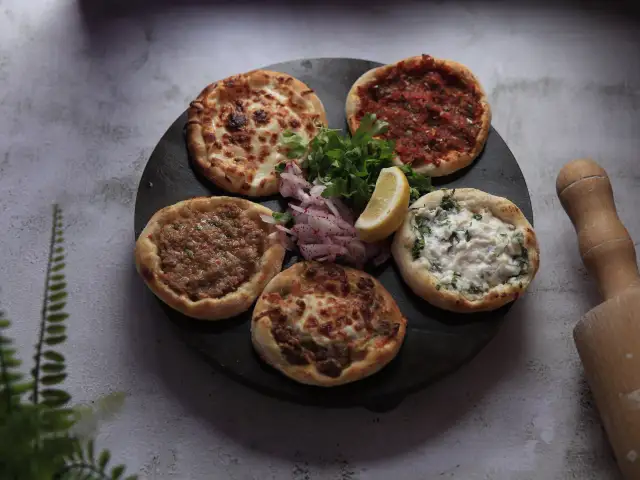 Canzade Pide & Lahmacun