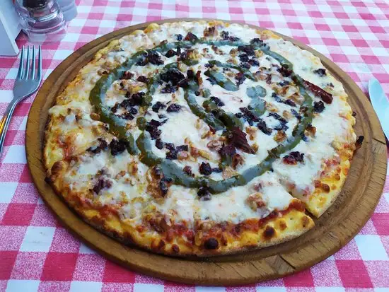 E la Pizza & Bistro'nin yemek ve ambiyans fotoğrafları 1
