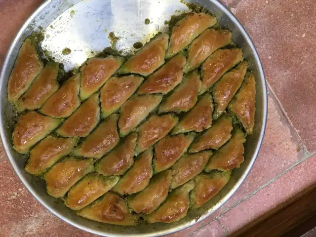 Elmacıpazarı Güllüoğlu'nin yemek ve ambiyans fotoğrafları 8