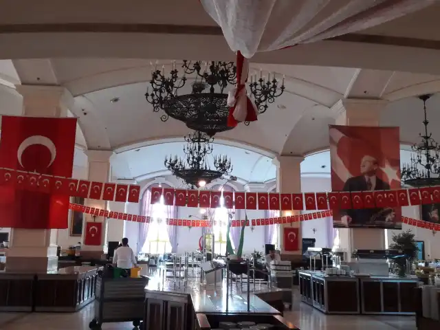 Kremlin Palace Ana Restorant'nin yemek ve ambiyans fotoğrafları 2