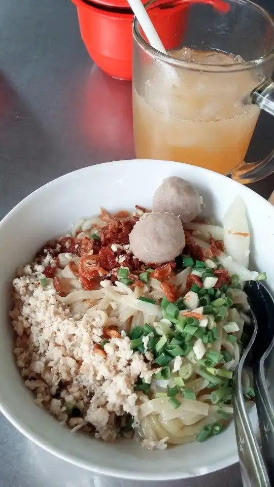 Gambar Makanan Bakwan dan Pangsit Pak Edy 11