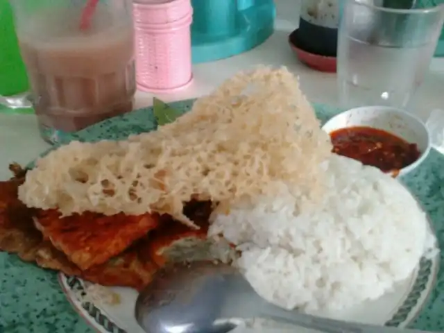 Gambar Makanan Lesehan Kolam Ikan 6