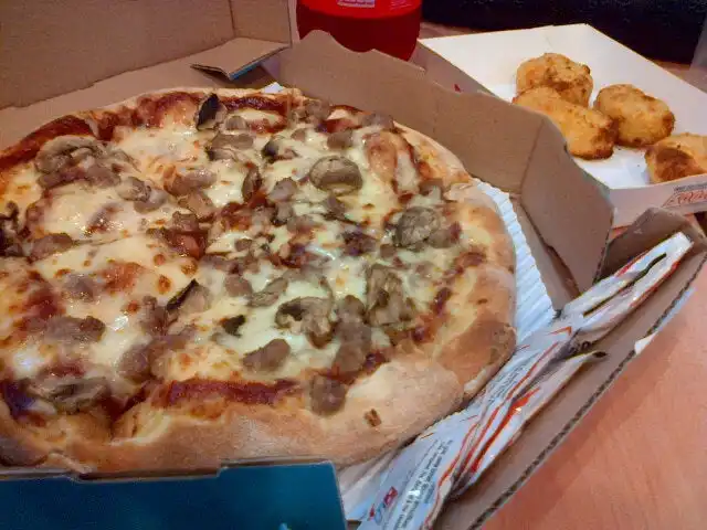 Gambar Makanan Domino's Pizza 12