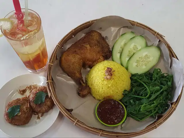 Warung Nasi Kuning (PETRA JAYA)