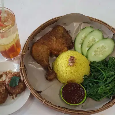 Warung Nasi Kuning (PETRA JAYA)