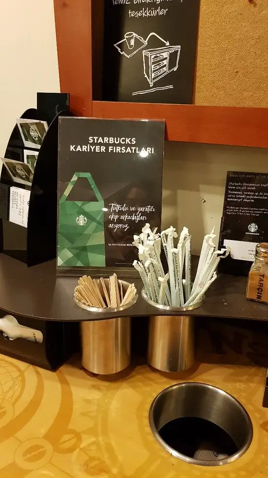Starbucks Coffee Karanfil'nin yemek ve ambiyans fotoğrafları 9