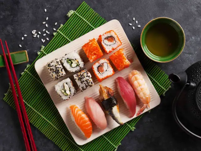 Naura Sushi