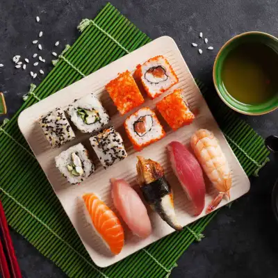 Naura Sushi