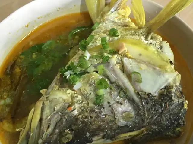 Gambar Makanan Gulai Kepala Ikan Pak Untung 12