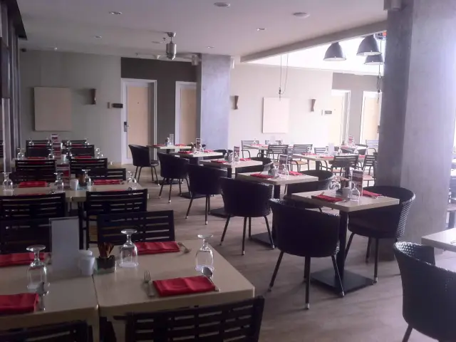 Gambar Makanan BaReLo Bar - Swiss Belinn Hotel 3
