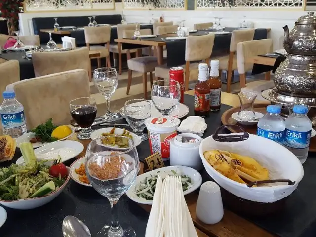 Güllüoğlu'nin yemek ve ambiyans fotoğrafları 13