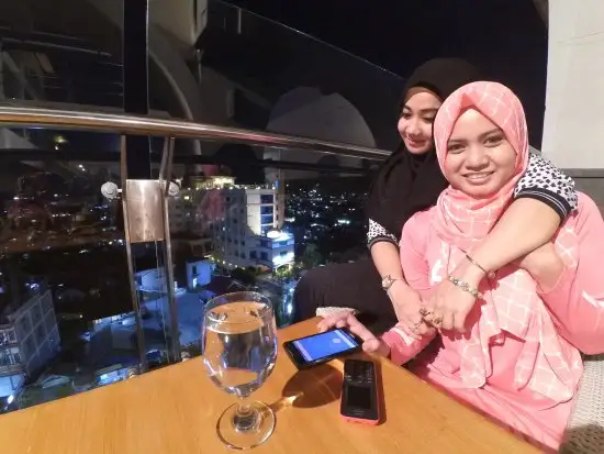 Gambar Makanan Sky Bar, Gran Senyiur Hotel 12