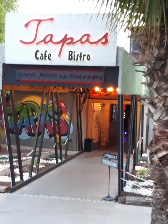 Tapas Cafe & Bistro'nin yemek ve ambiyans fotoğrafları 79