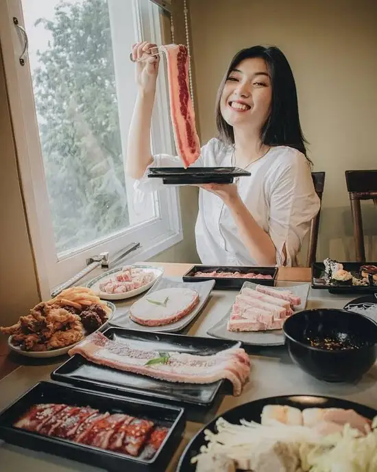 Mashu Yakiniku & Shabu-Shabu