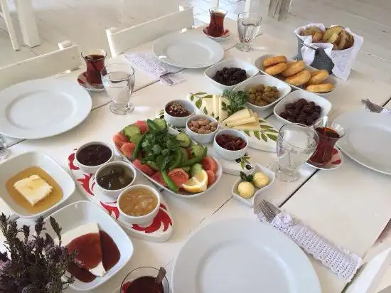 Zeytinaltı'nin yemek ve ambiyans fotoğrafları 36