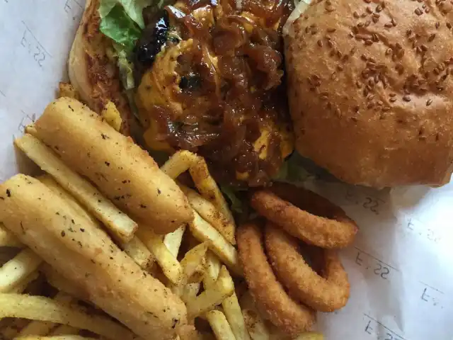 Fess Burger'nin yemek ve ambiyans fotoğrafları 30