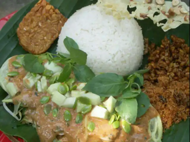 Gambar Makanan Pecel Pincuk Godong Ijo 18