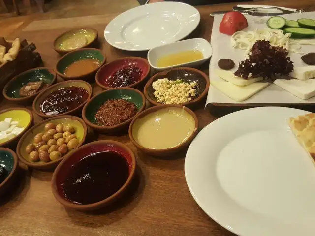 Sarıhan İşkembe Restaurant'nin yemek ve ambiyans fotoğrafları 8