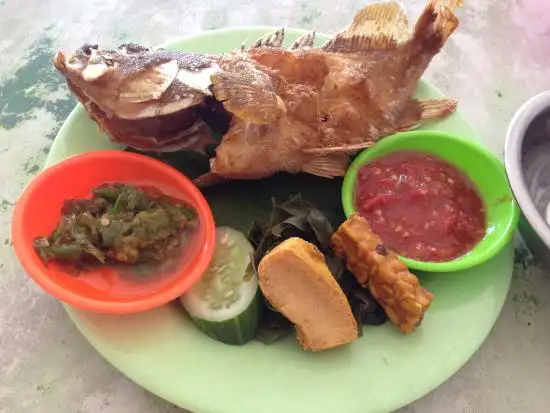 Gambar Makanan Sop Kepala Ikan Dewi Sartika 8