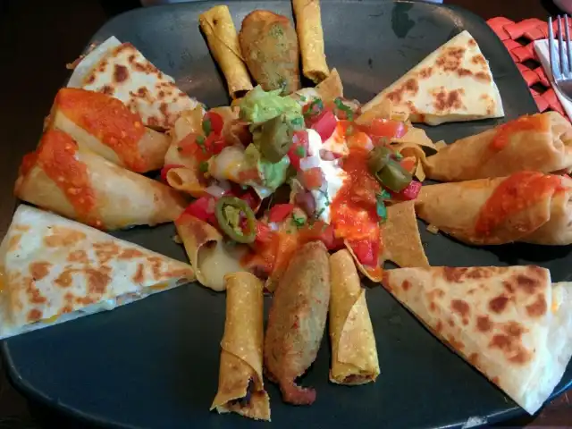 Gambar Makanan Hacienda Mexican Bar & Grill 6