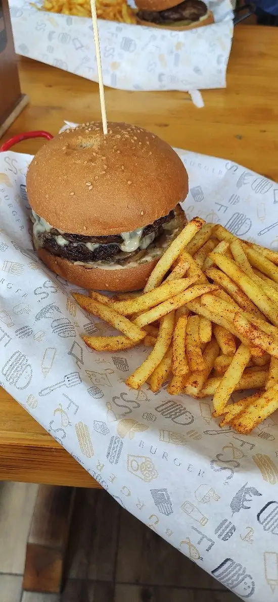 Fess Burger'nin yemek ve ambiyans fotoğrafları 1