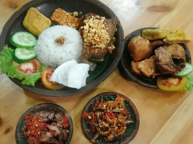 Gambar Makanan Penyetan Cok 19