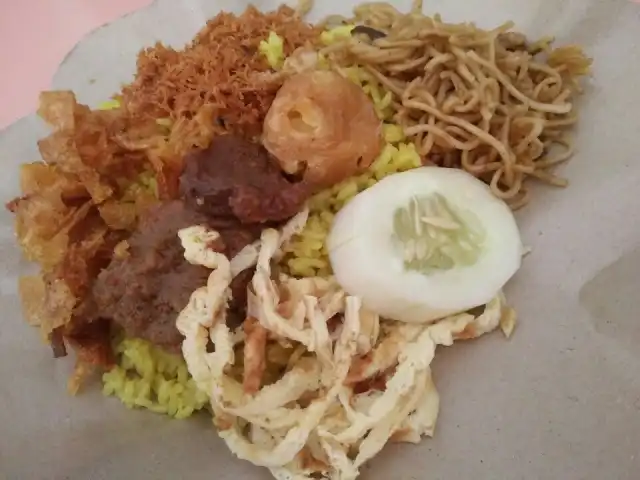 Gambar Makanan Warung Nasi Kuning Bu Kristin 8