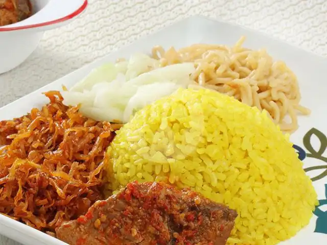 Gambar Makanan Nasi Kuning Warung Sinar, Panakkukang 16