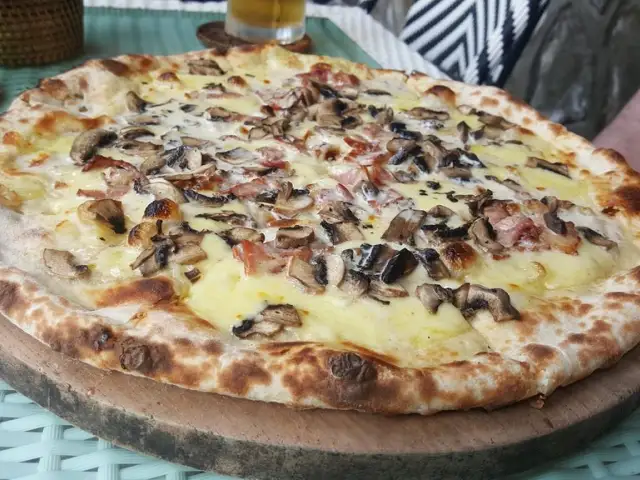 Gambar Makanan Uma Dunga Restaurant - Pizza 8