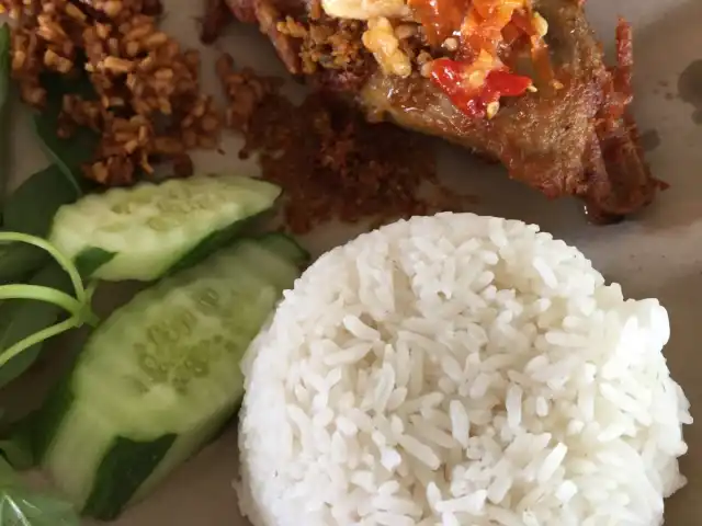 Gambar Makanan Ayam Penyet Surabaya 'Halalan Thayyiban' 5