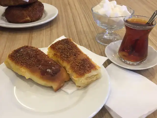 Turuf Cafe & Patisserie'nin yemek ve ambiyans fotoğrafları 6