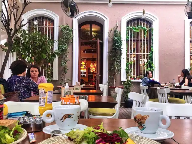 Hypatia İstanbul Kitabevi & Cafe'nin yemek ve ambiyans fotoğrafları 2
