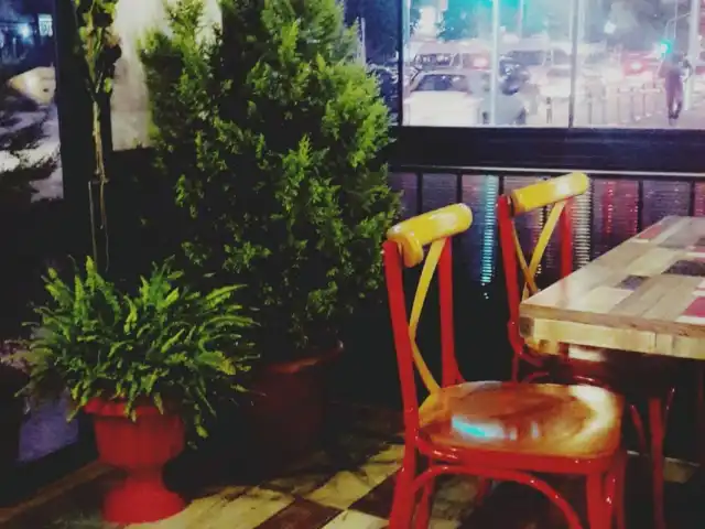 Ebru'li Cafe Bistro'nin yemek ve ambiyans fotoğrafları 4