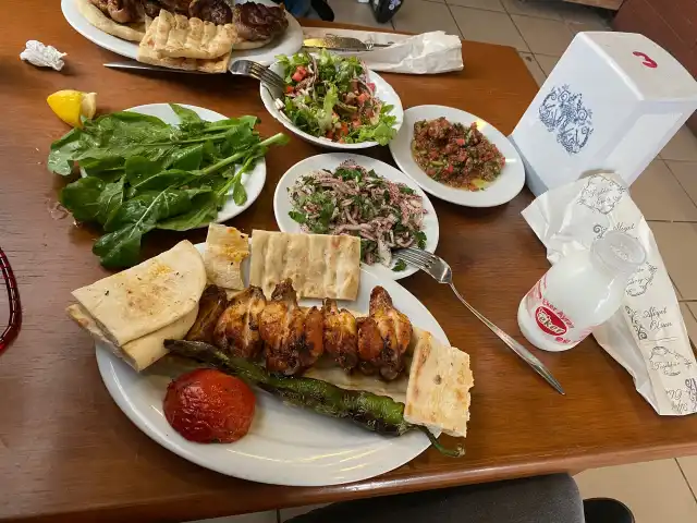 Adanalılar Ocakbaşı'nin yemek ve ambiyans fotoğrafları 1