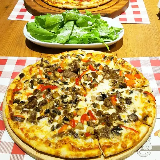 PizzaRucola'nin yemek ve ambiyans fotoğrafları 1