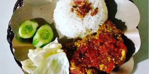 Pecel Lele Putra Rempong, Taman Kota