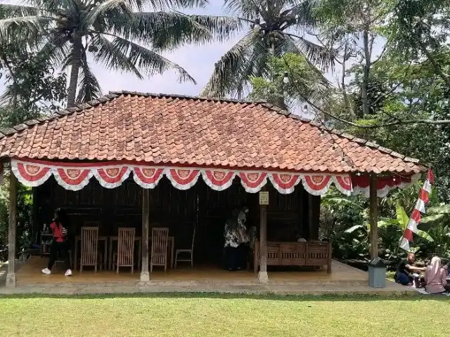 Gambar Makanan Resto Kebun Teduh 9