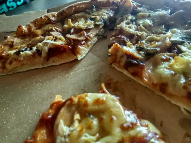 Domino's Pizza Food Photo 4